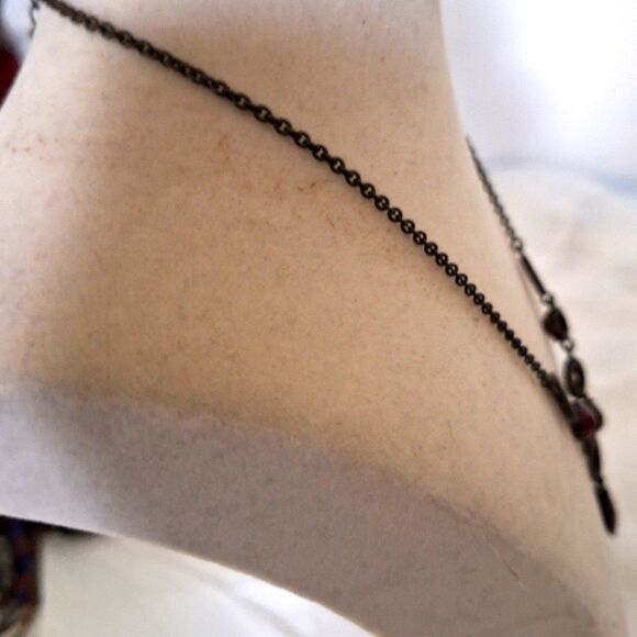 Women's Necklace Red Glass Victorian Style Whimsigoth Gunmetal Y-Drop Vampire - Picture 10 of 11